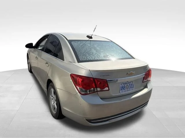 Used 2015 Gold Chevrolet 1LT image 6