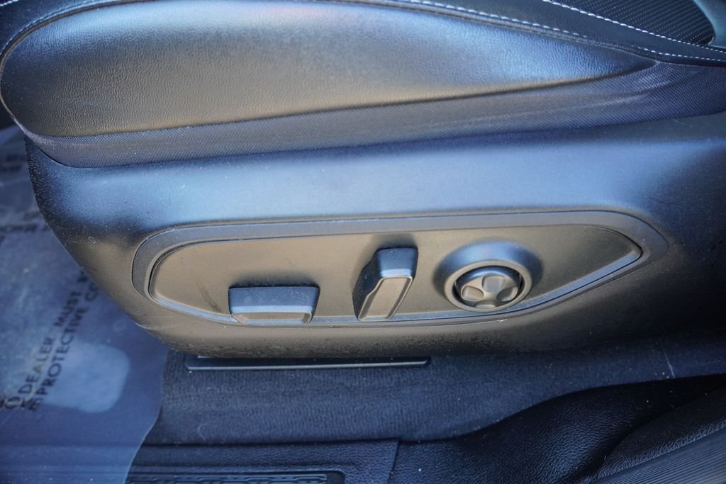 Used 2023 Baltic Gray Metallic Clearcoat Jeep Limited image 25