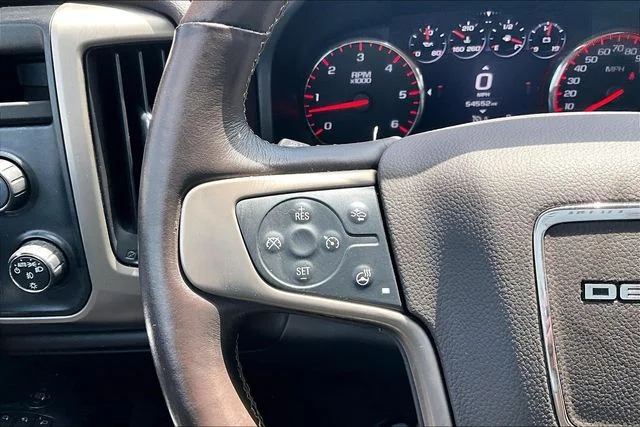 Used 2015 White GMC Denali image 19