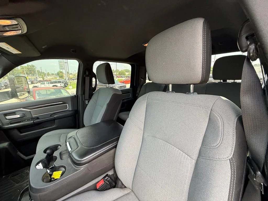 Used 2022 White Ram Big Horn image 16