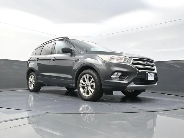 Used 2018 Gray Ford SE image 20