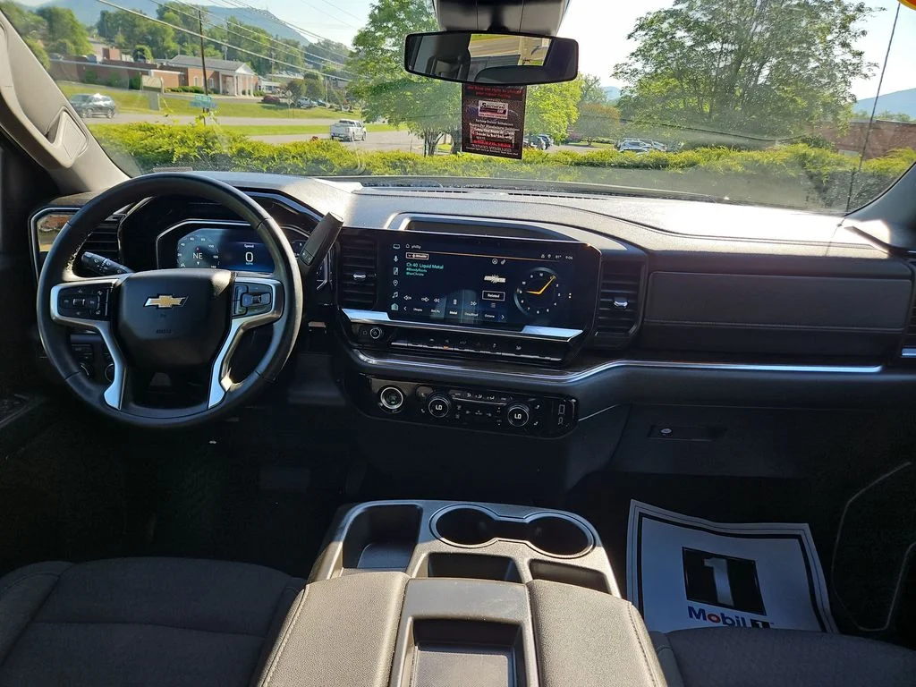 2023 Chevrolet Silverado 1500 LT - Photo 13