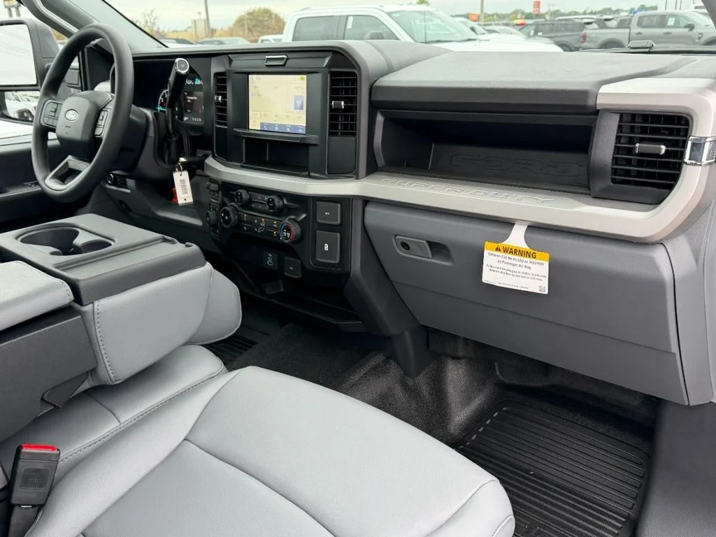 New 2027 Oxford White Ford F-350® XL image 5