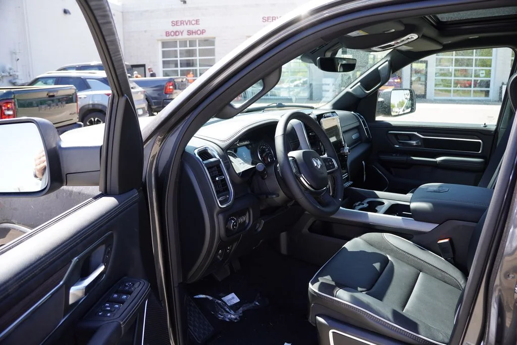 New 2026 Granite Crystal Metallic Clear-Coat Exterior Paint RAM Laramie image 11