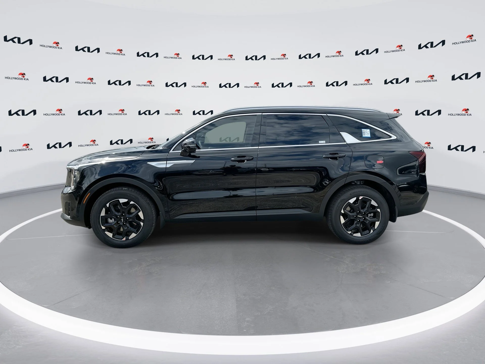 New 2026 Ebony Black Kia S image 5
