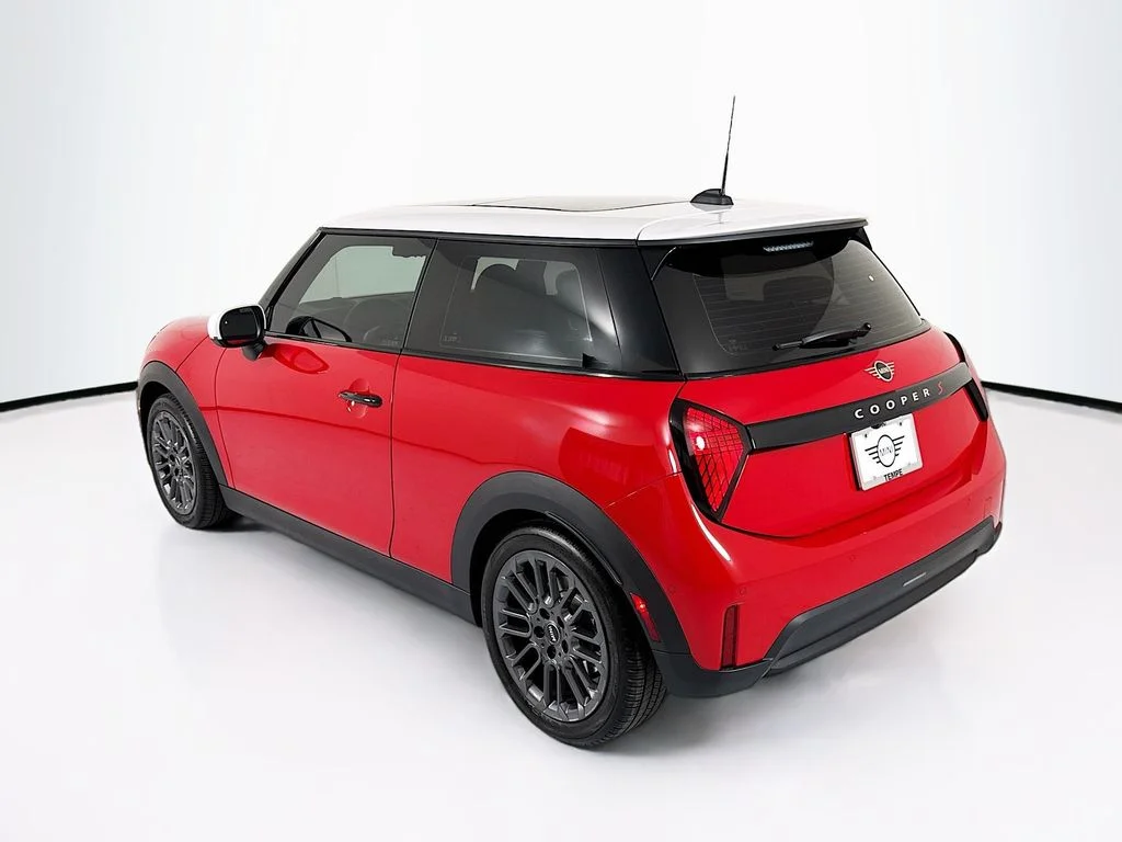 Certified Used 2026 Chili Red II MINI Signature Plus image 7
