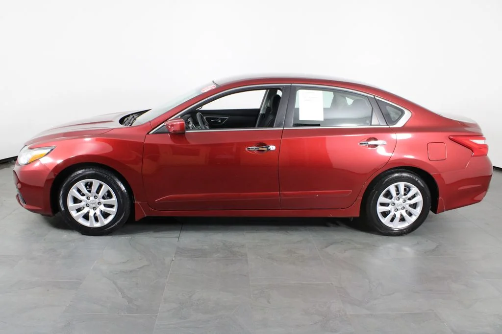 2016 Nissan Altima S - Photo 13