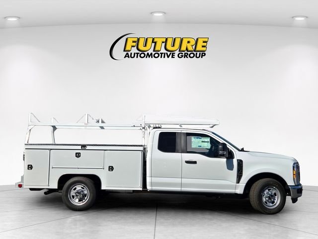 New 2026 White Ford F350 4X2S/CCCSR image 19