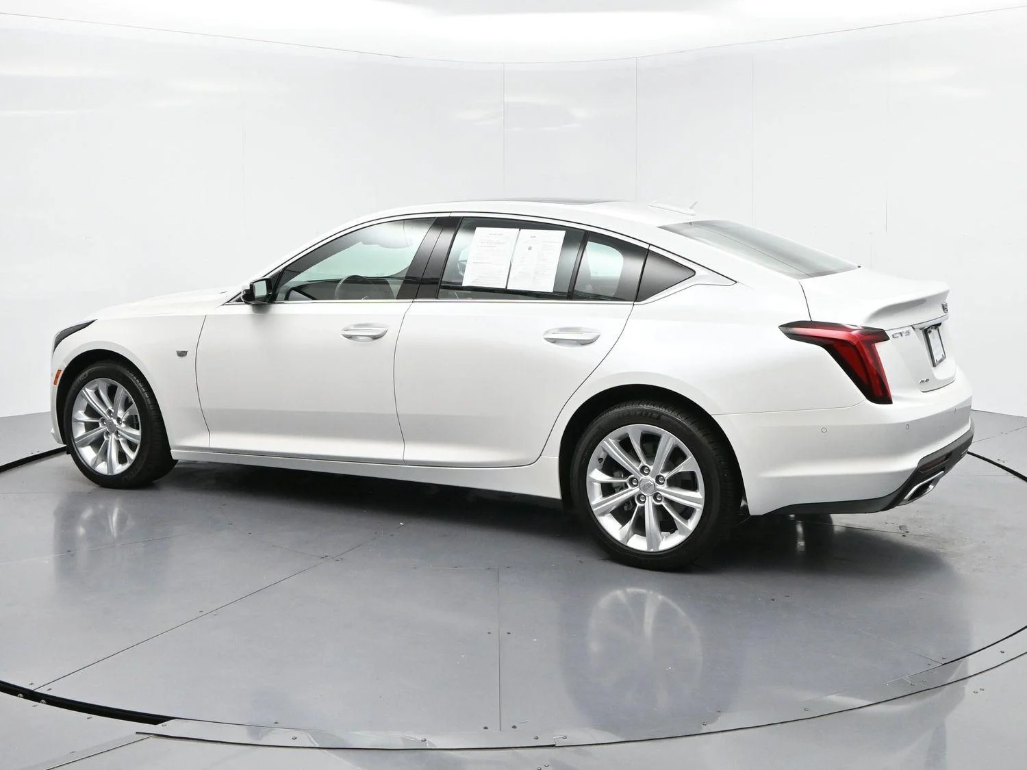 Used 2025 Crystal White Tricoat Cadillac Premium Luxury image 5
