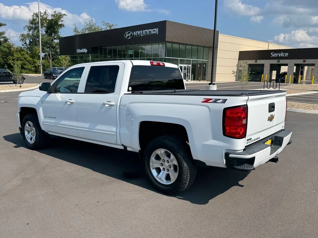 Used 2018 White Chevrolet LT image 4