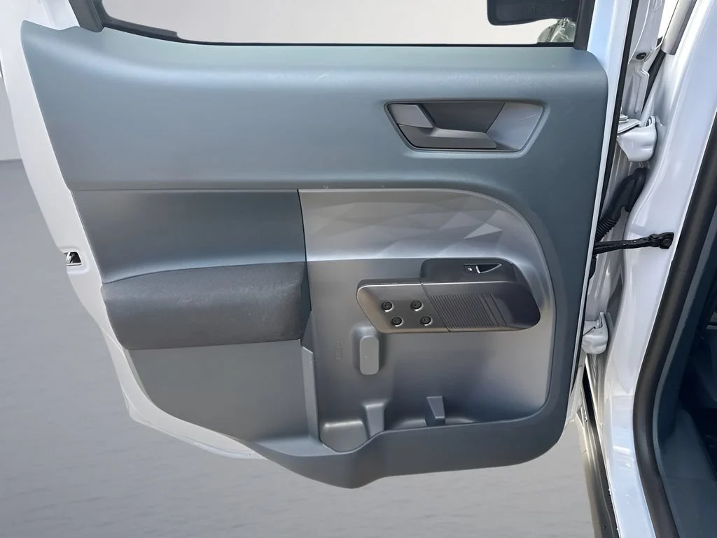 Used 2025  Ford XL image 24