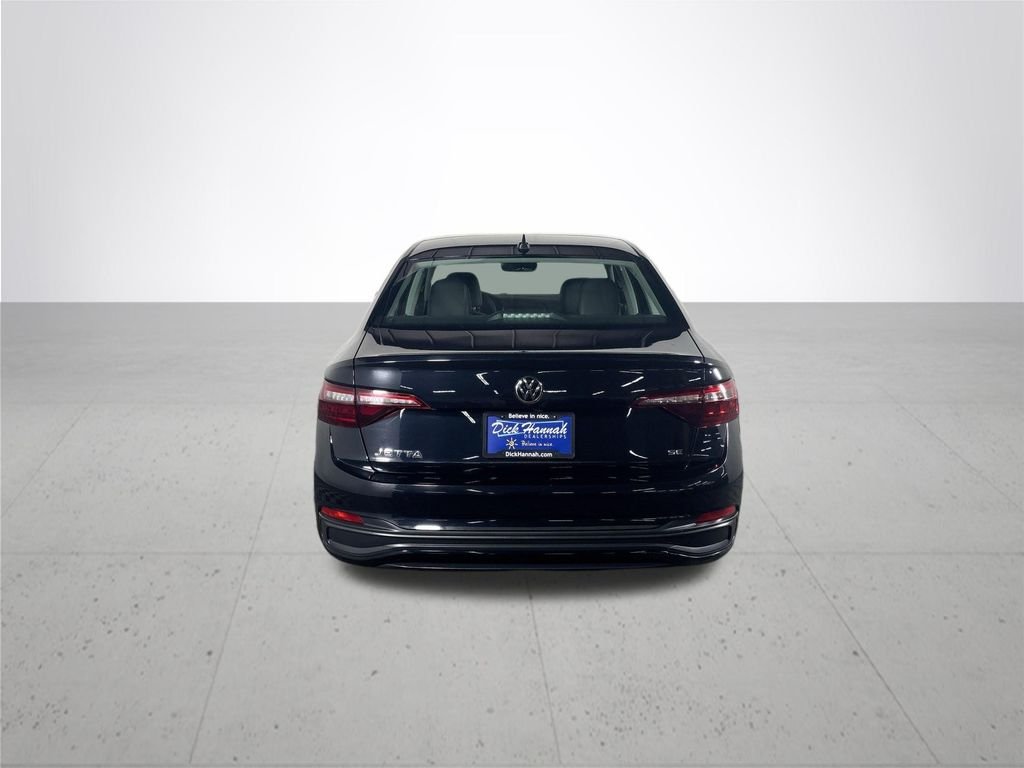 Certified Used 2022 Deep Black Pearl Volkswagen 1.5T SE image 9
