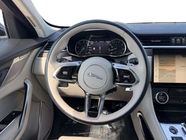 Used 2023  Jaguar P250 S image 13