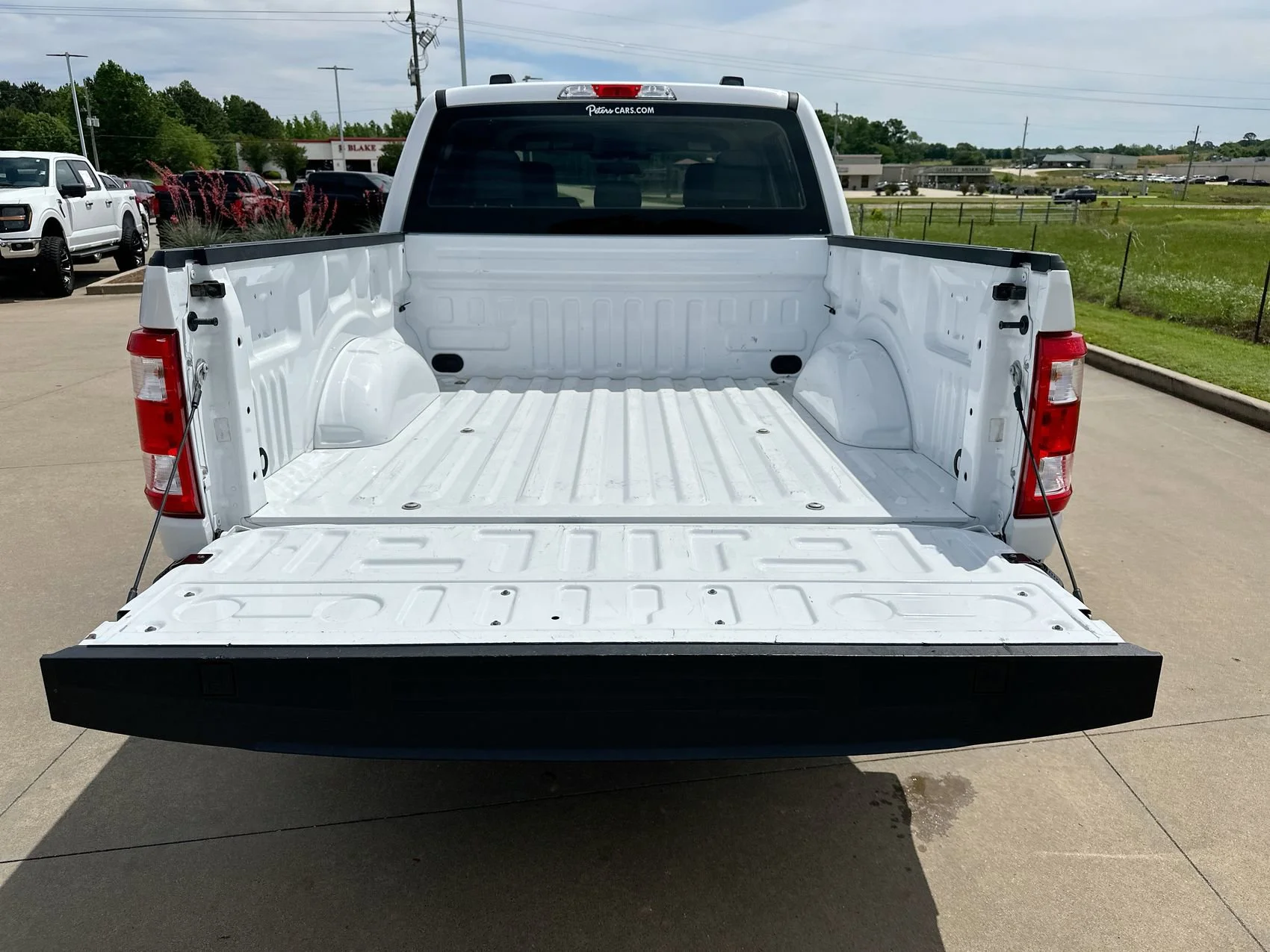 Used 2023 Oxford White Ford XL image 22