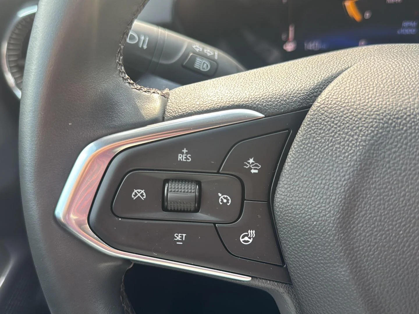 Used 2025 Mosaic Black Metallic Chevrolet ACTIV image 14