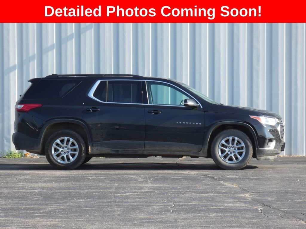 Used 2019 Chevrolet Traverse 1LT with VIN 1GNEVGKW6KJ173737 for sale in Kansas City