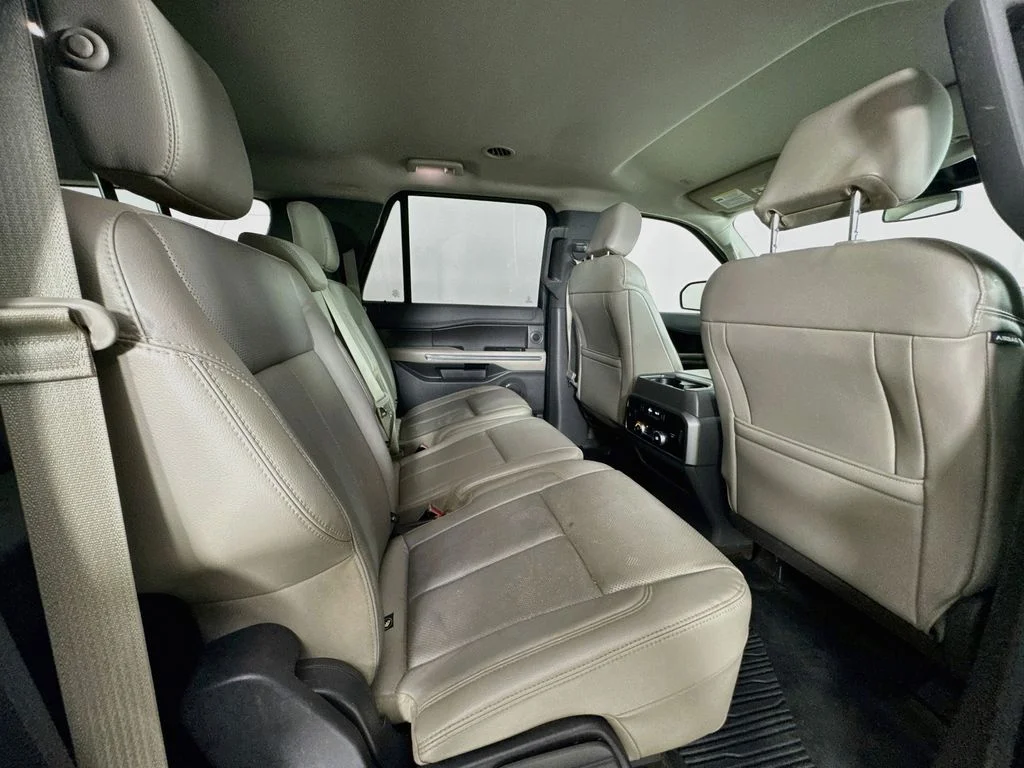 Used 2018 White Platinum Clearcoat Metallic Ford XLT image 37
