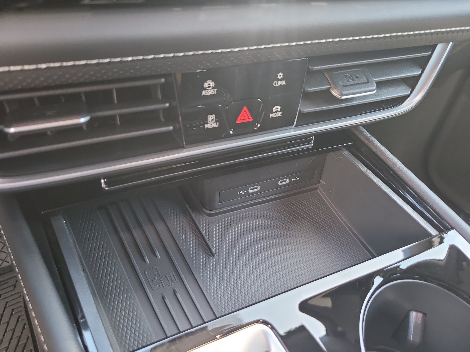 New 2026 Pure Gray Volkswagen 2.0T SE W/TECHNOLOGY image 21