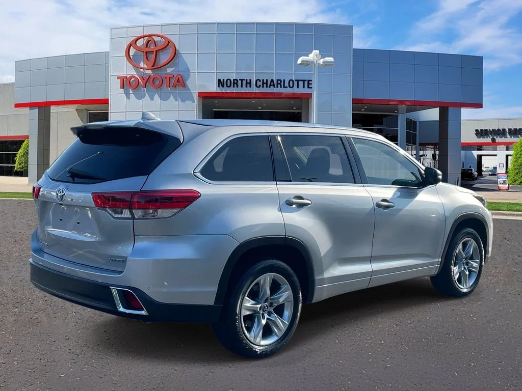 Used 2017 Silver Toyota Limited image 7