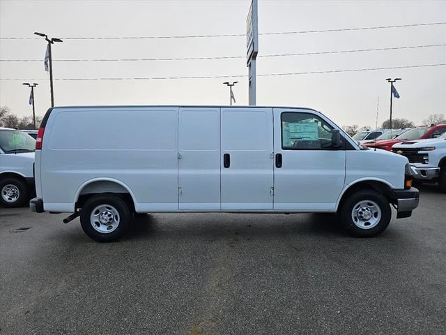 2025 Chevrolet Express Cargo Work Van - Photo 6