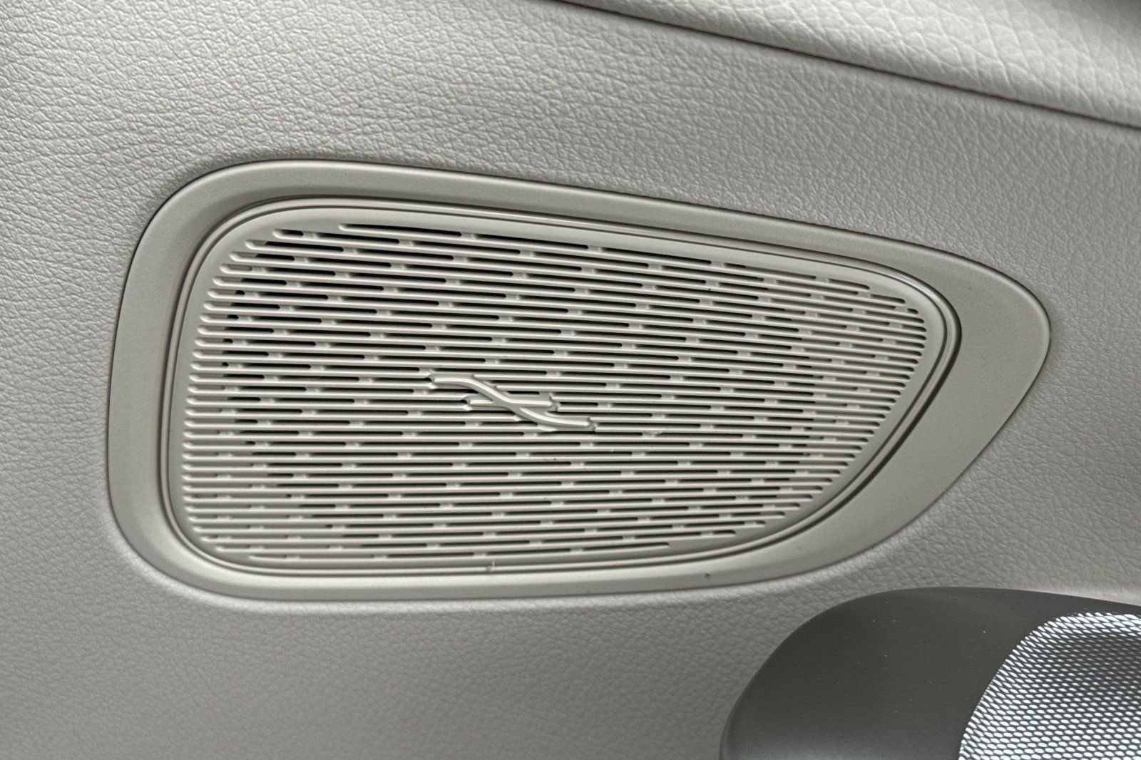 Used 2026 Black Mercedes-Benz GLC 300 image 6