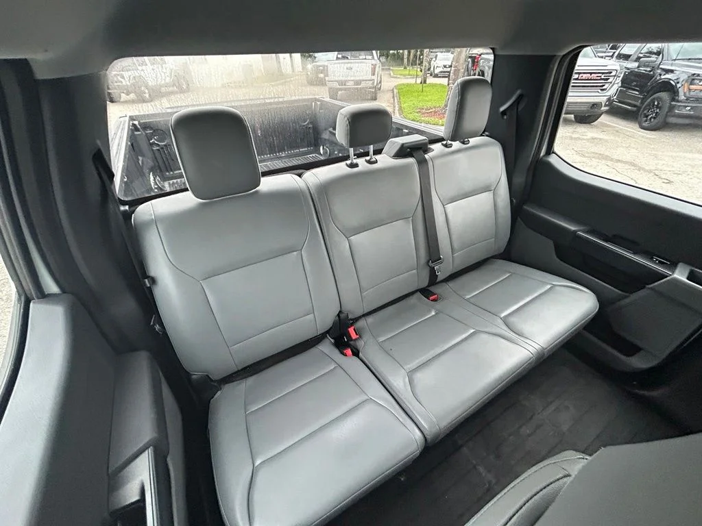 Used 2023 Oxford White Ford XL image 29