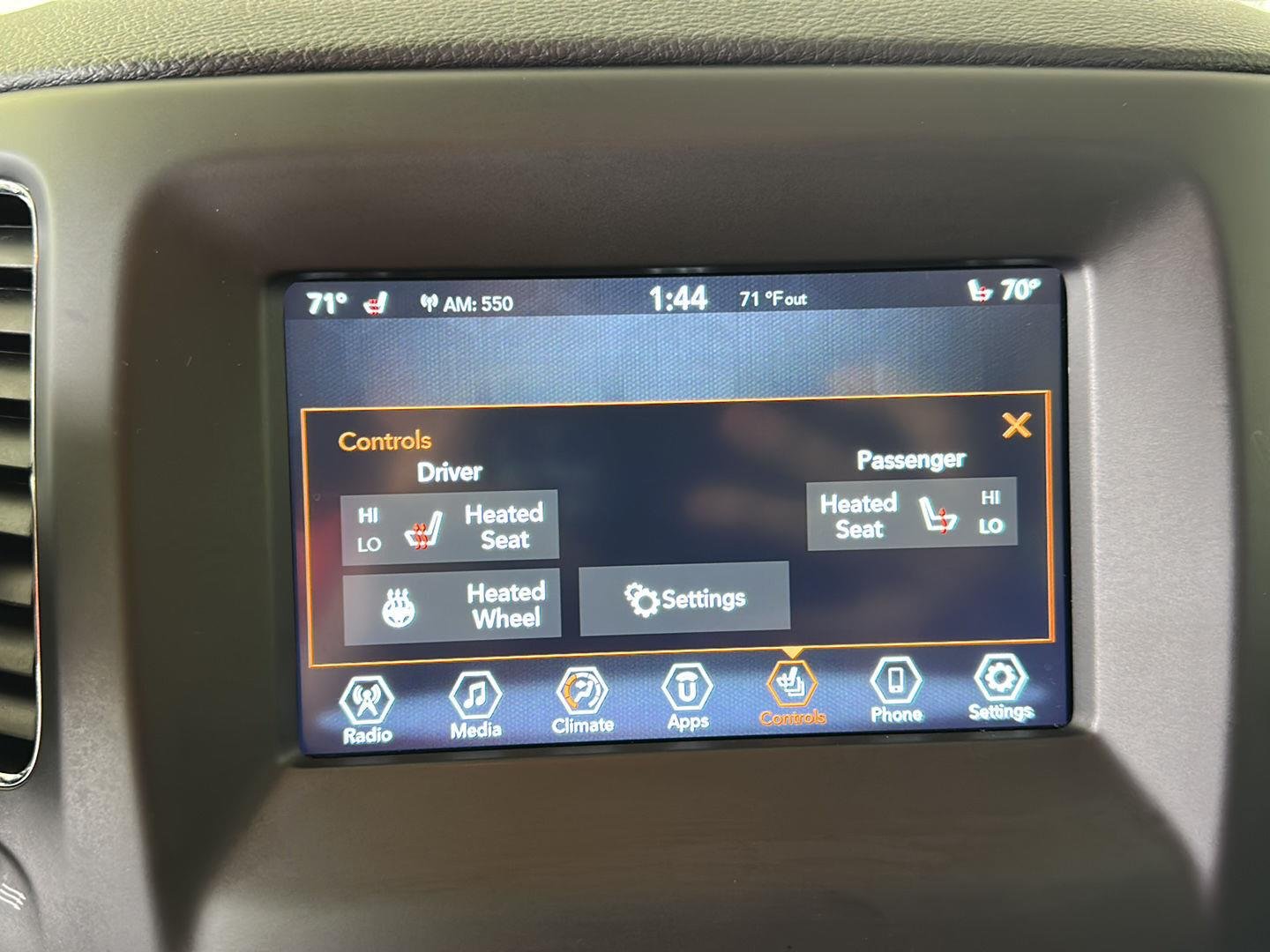 Used 2021 Billet Silver Metallic Clearcoat Jeep Latitude image 10