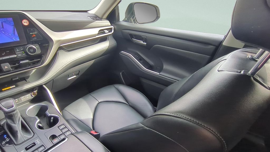 Certified Used 2024 Silver Toyota XLE image 13