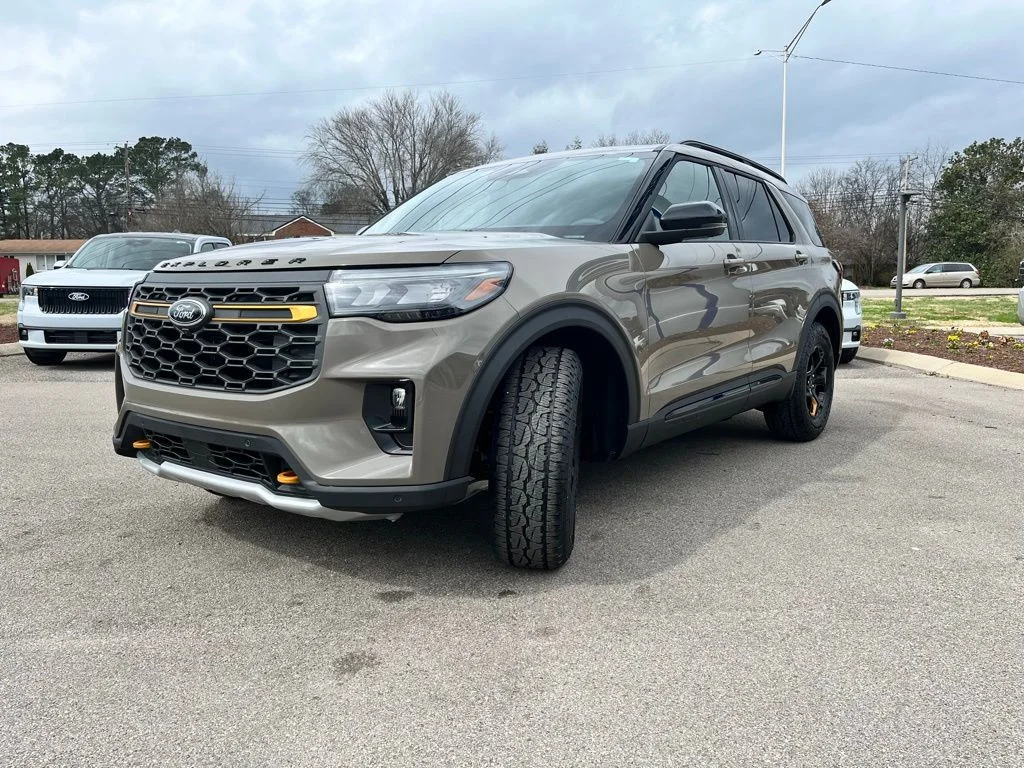 New 2026 Gray Ford Tremor image 3