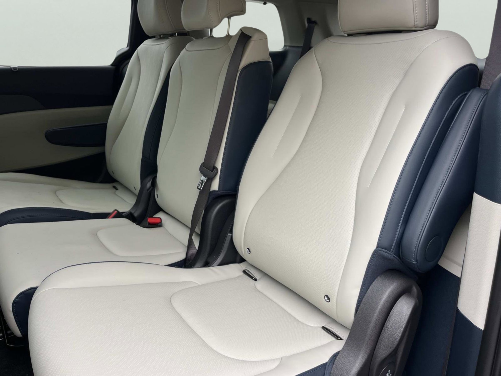 2026 Kia Carnival EX - Photo 23