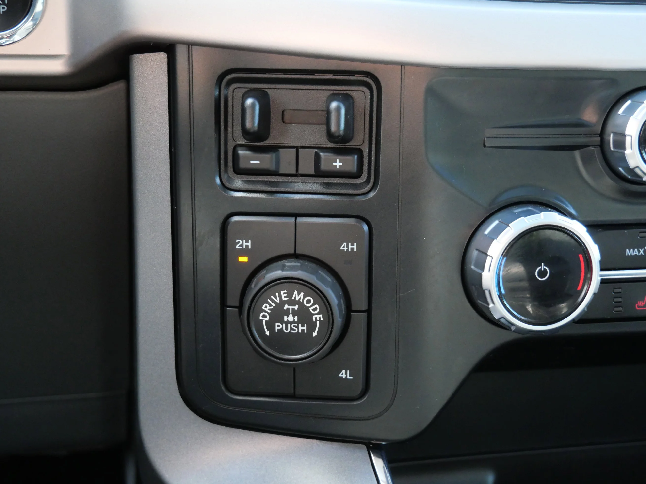 Certified Used 2023 Agate Black Metallic Ford XLT image 22