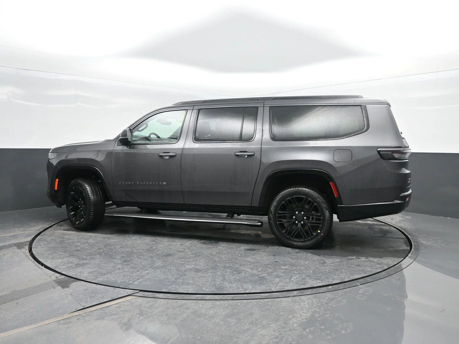 New 2026 Baltic-Gray Metallic Clear-Coat Exterior Paint Jeep Limited Reserve image 44