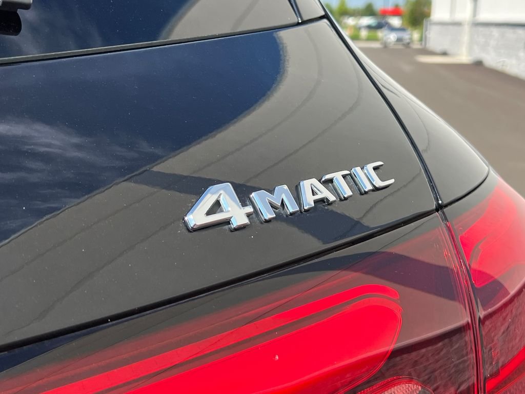 Used 2023 Black Mercedes-Benz GLC 300 image 31