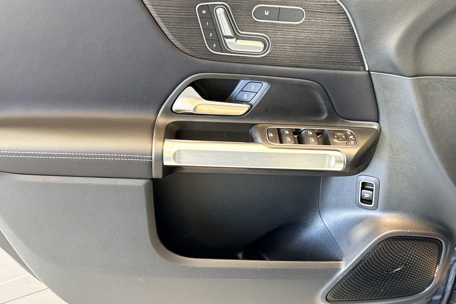 New 2026 Mountain Grey Metallic Mercedes-Benz GLB 250 image 15