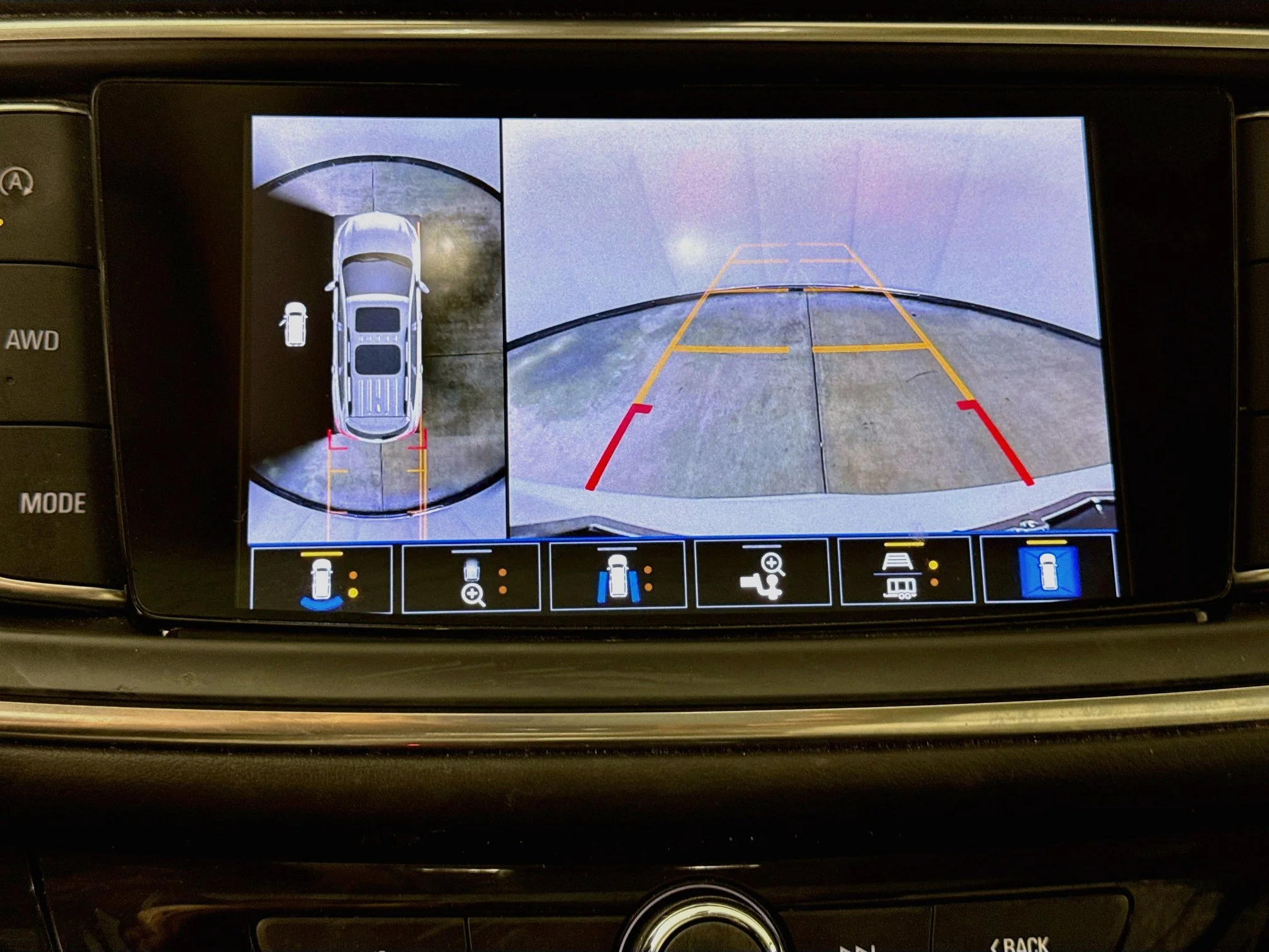 Used 2023 White Frost Tricoat Buick Avenir image 15