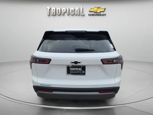 New 2027 Summit White Chevrolet LT image 4
