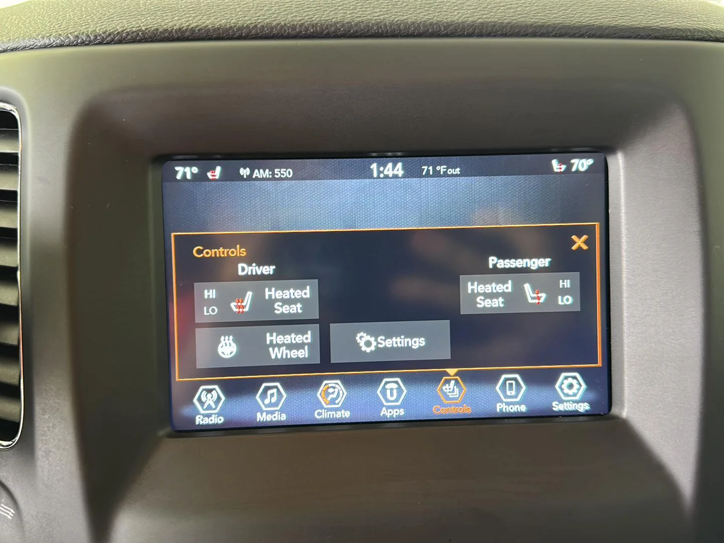 Used 2021 Billet Silver Metallic Clearcoat Jeep Latitude image 10