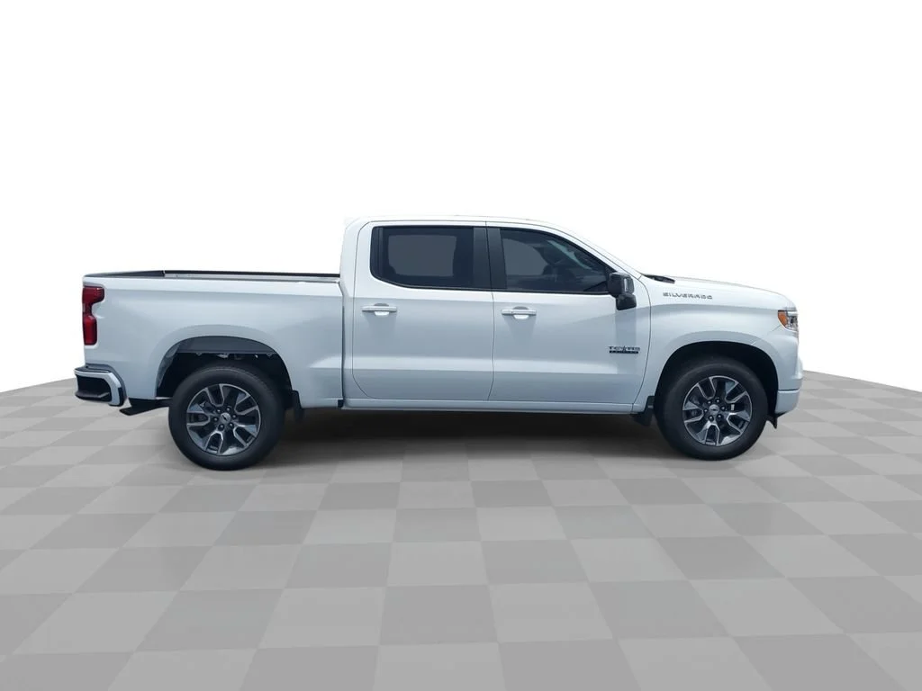 New 2026 Summit White Chevrolet RST image 9