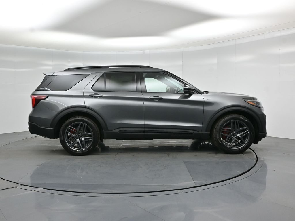 New 2026 Carbonized Gray Metallic Ford ST-Line image 25