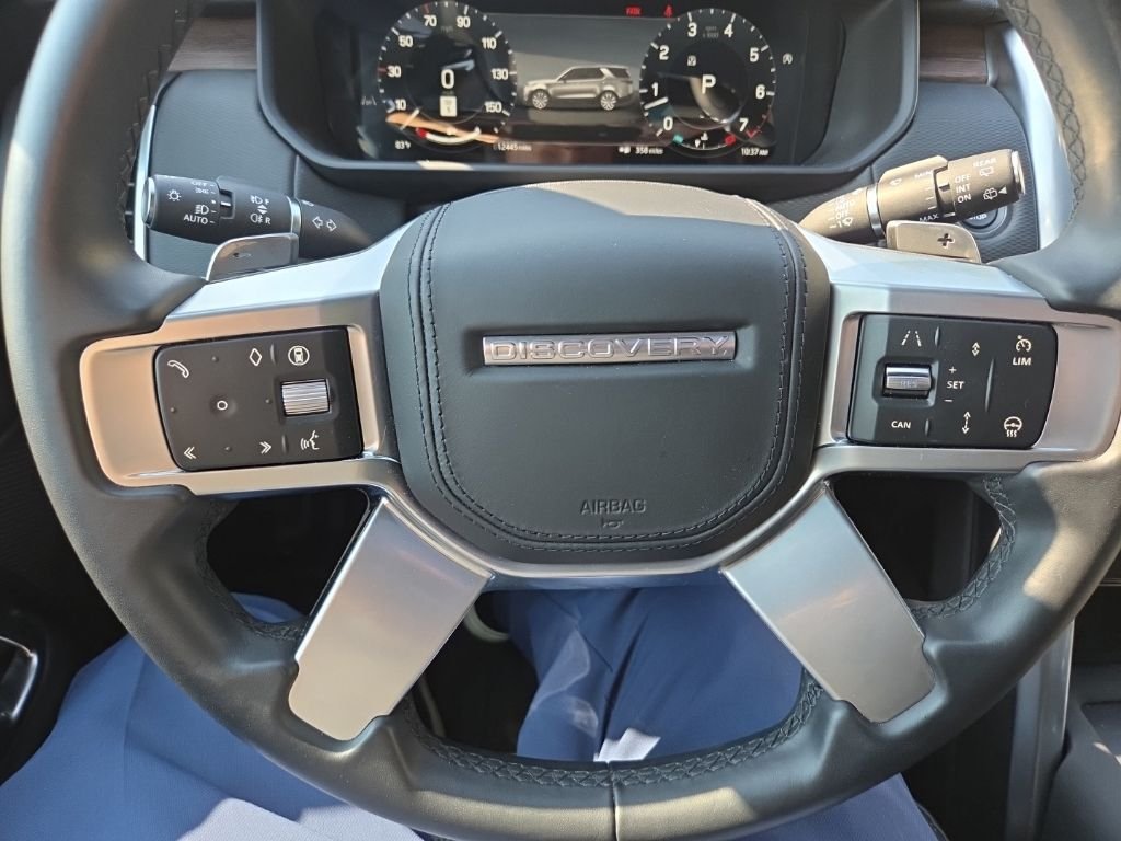 Used 2025 Fuji White Land Rover Dynamic SE image 23