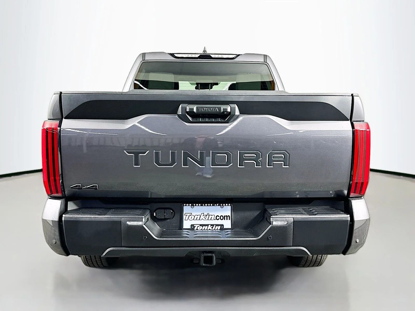 Used 2025 Magnetic Gray Metallic Toyota SR5 image 6
