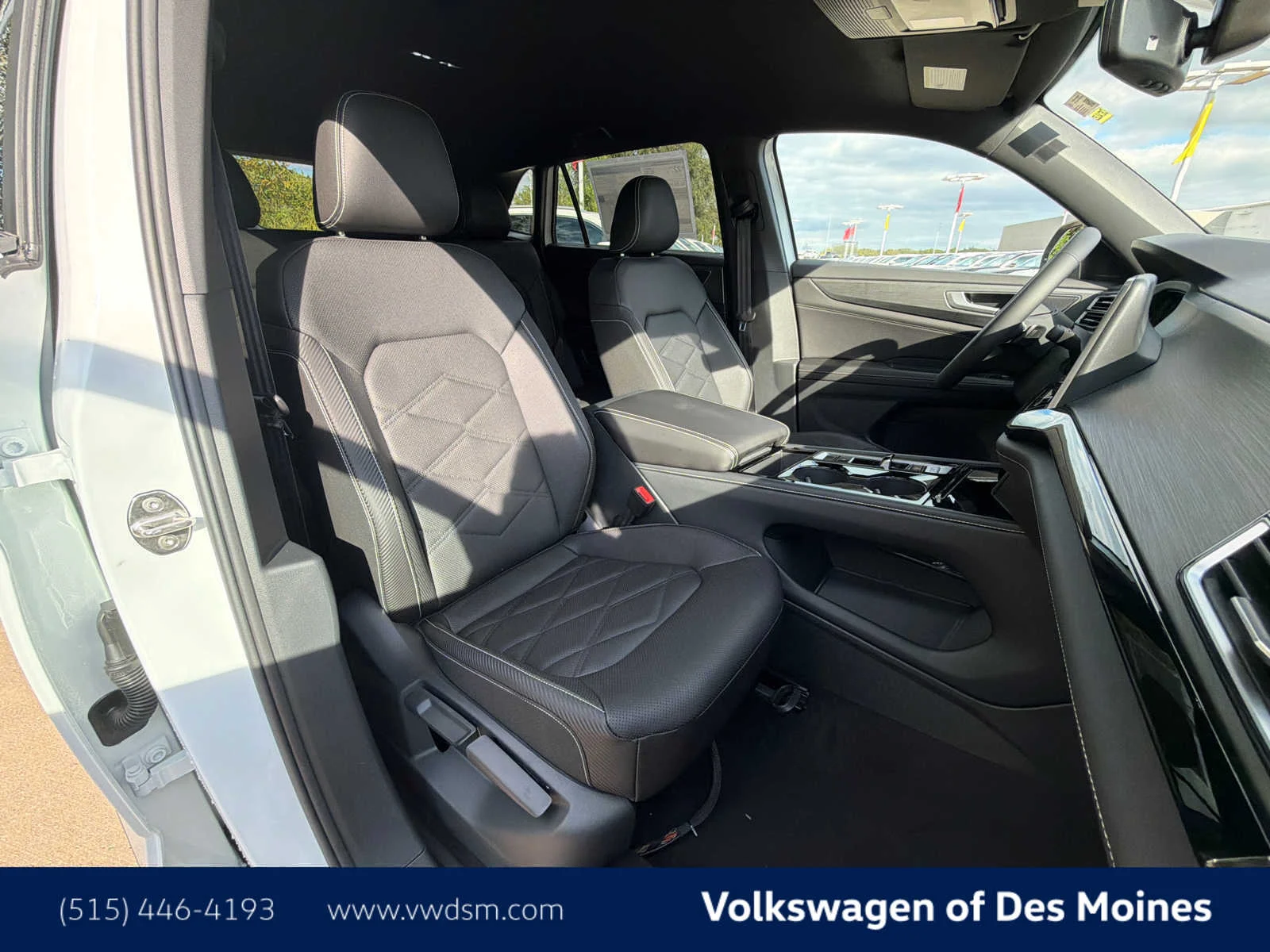 New 2026 White/off-white Volkswagen 2.0T SE w/Technology image 13