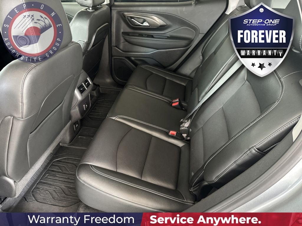 Used 2024 Silver GMC SLT image 30