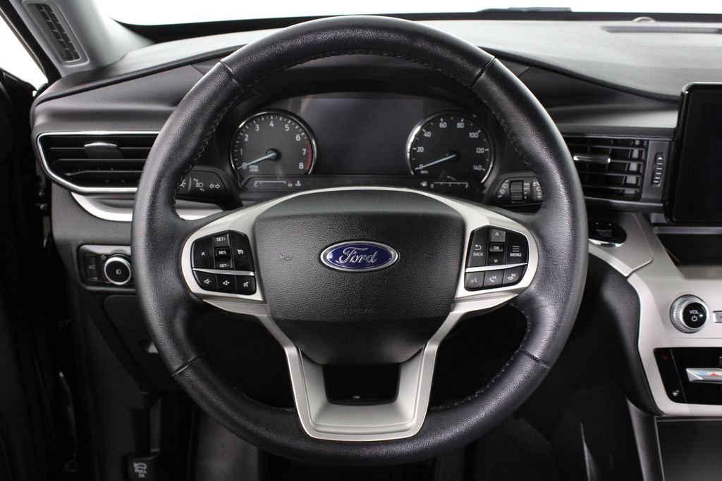 Used 2023 Black Ford XLT image 24