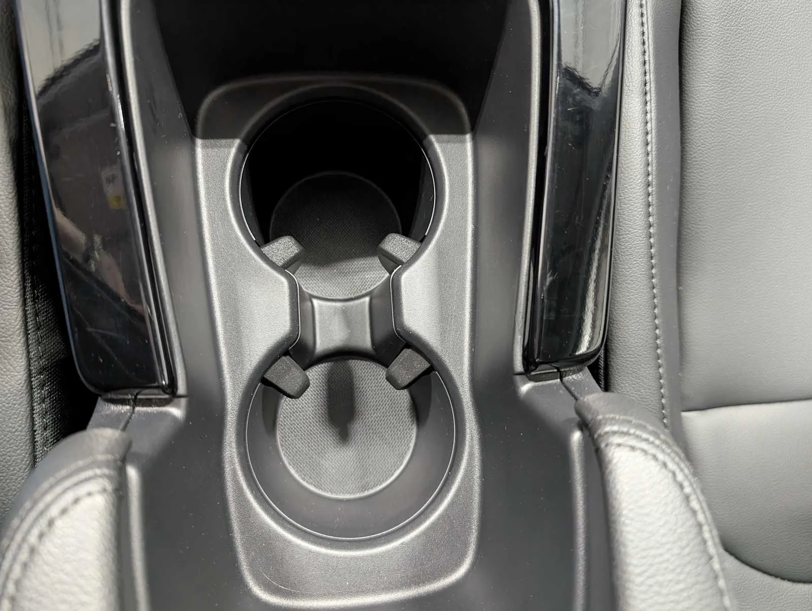 Used 2025 Liquid Carbon Metallic Acura  image 26