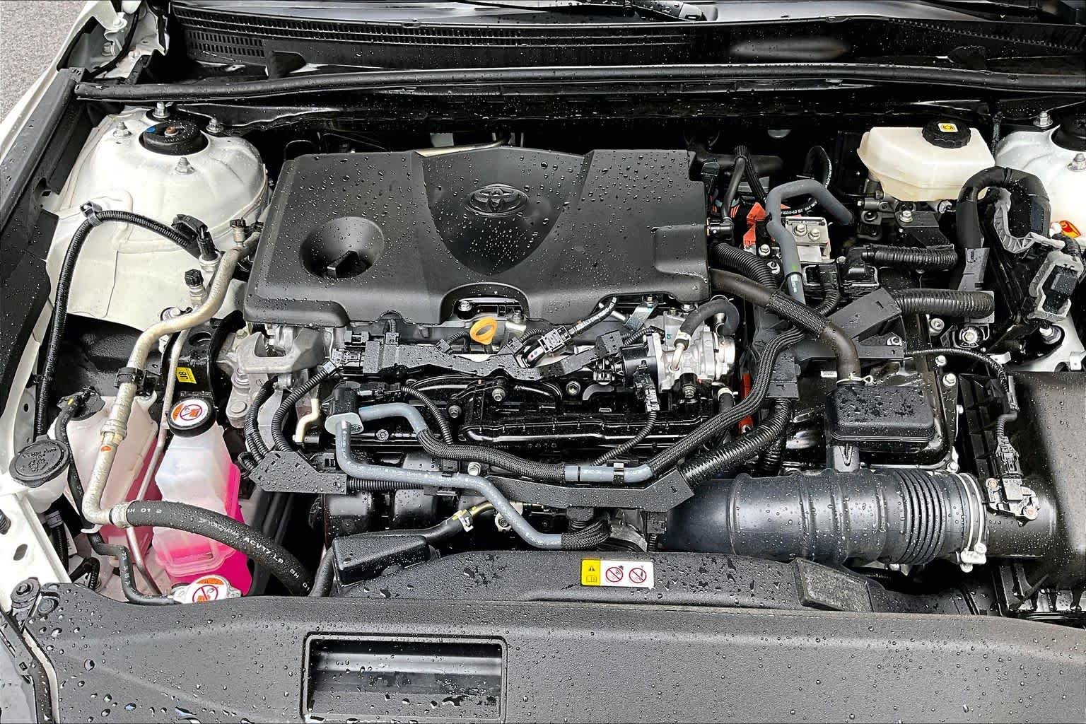 Used 2025 Ice Cap Toyota SE image 32