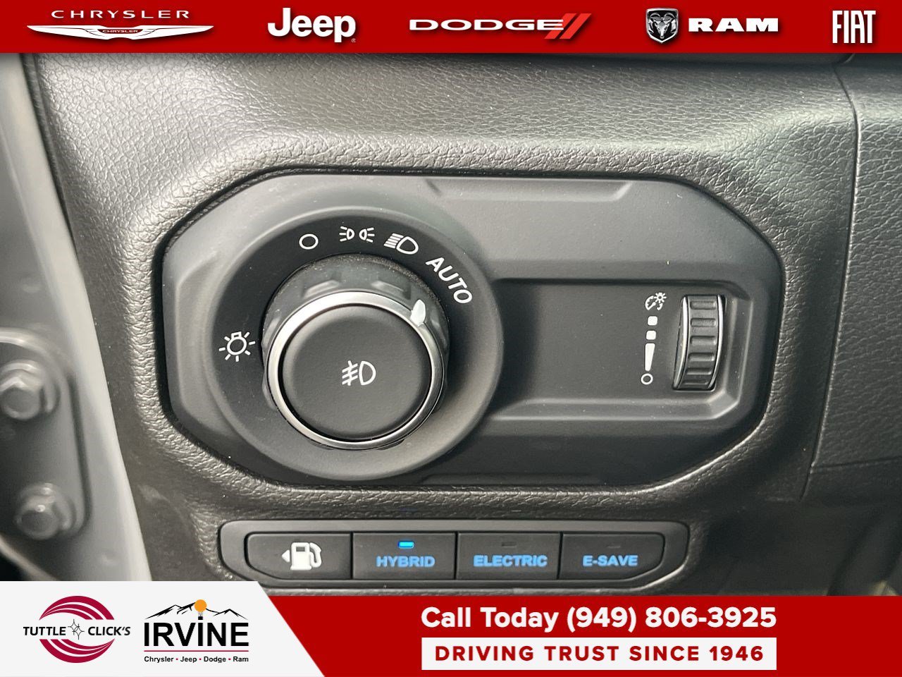 Used 2023 Sting-Gray Clearcoat Jeep Rubicon image 28