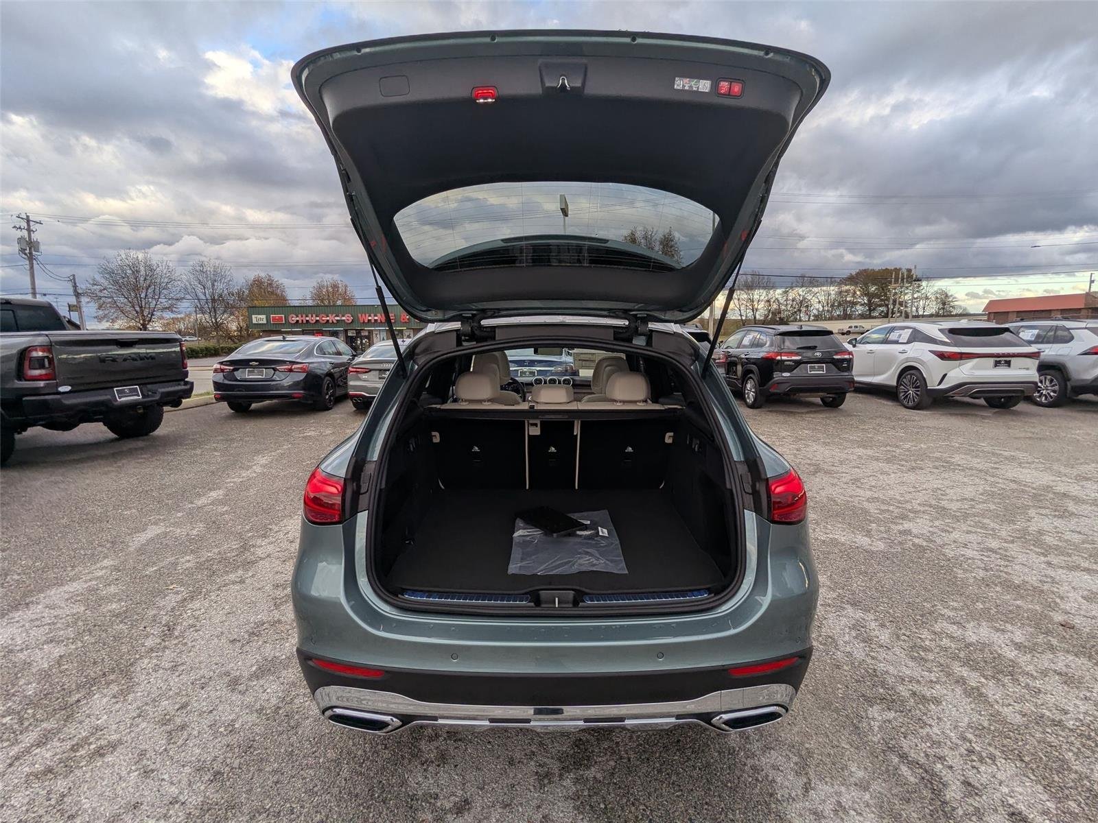 New 2026 Verde Silver Metallic Mercedes-Benz GLC 300 image 28