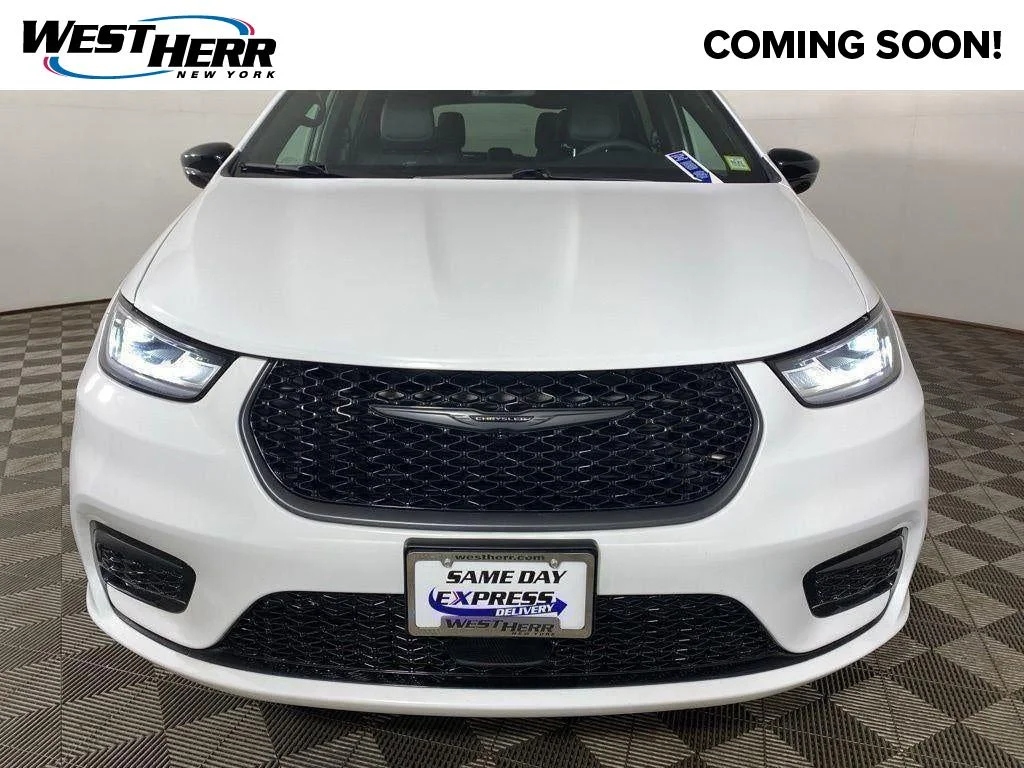 Used 2026 Bright White Clearcoat Chrysler Select image 1