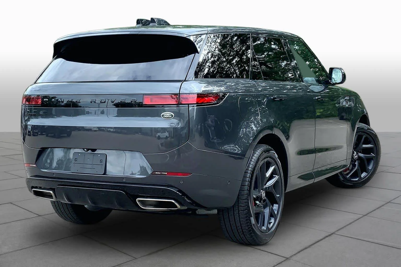 Used 2023 Carpathian Grey Premium Metallic Land Rover SE Dynamic image 12